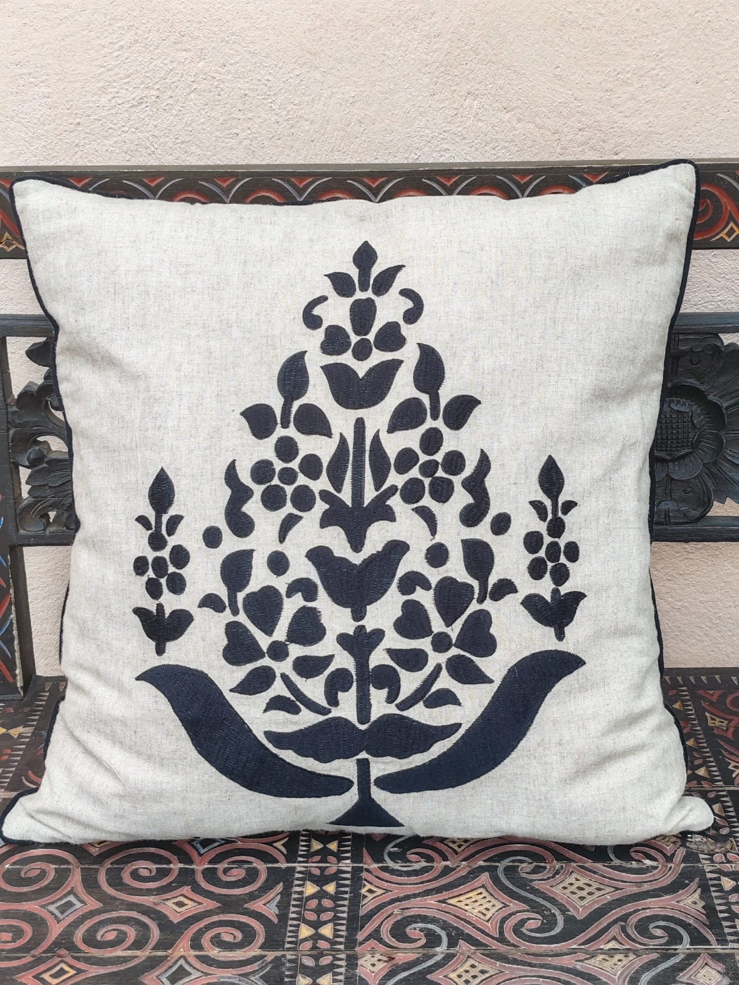 Coussin brodé arbre de vie