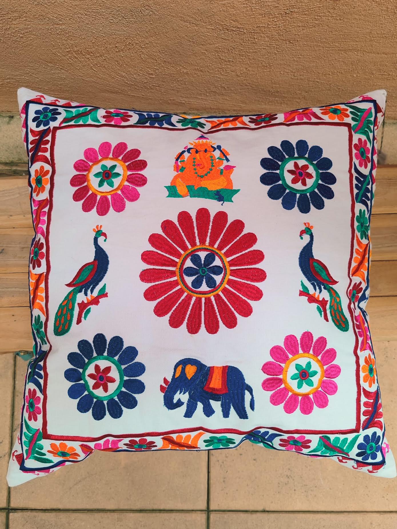 Coussin brodé - 60x60
