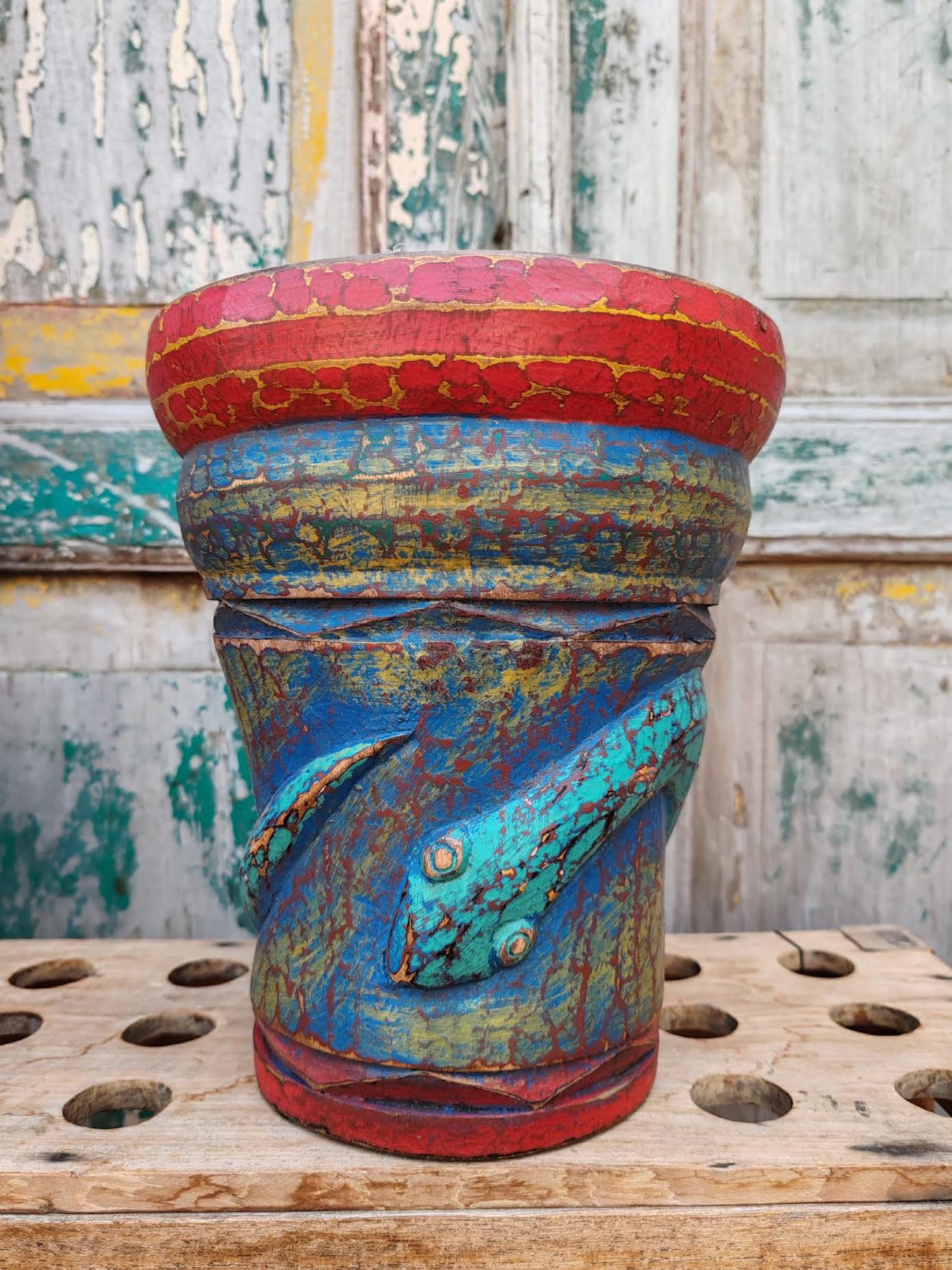 Pot Sculpté au Serpent – Indonésie