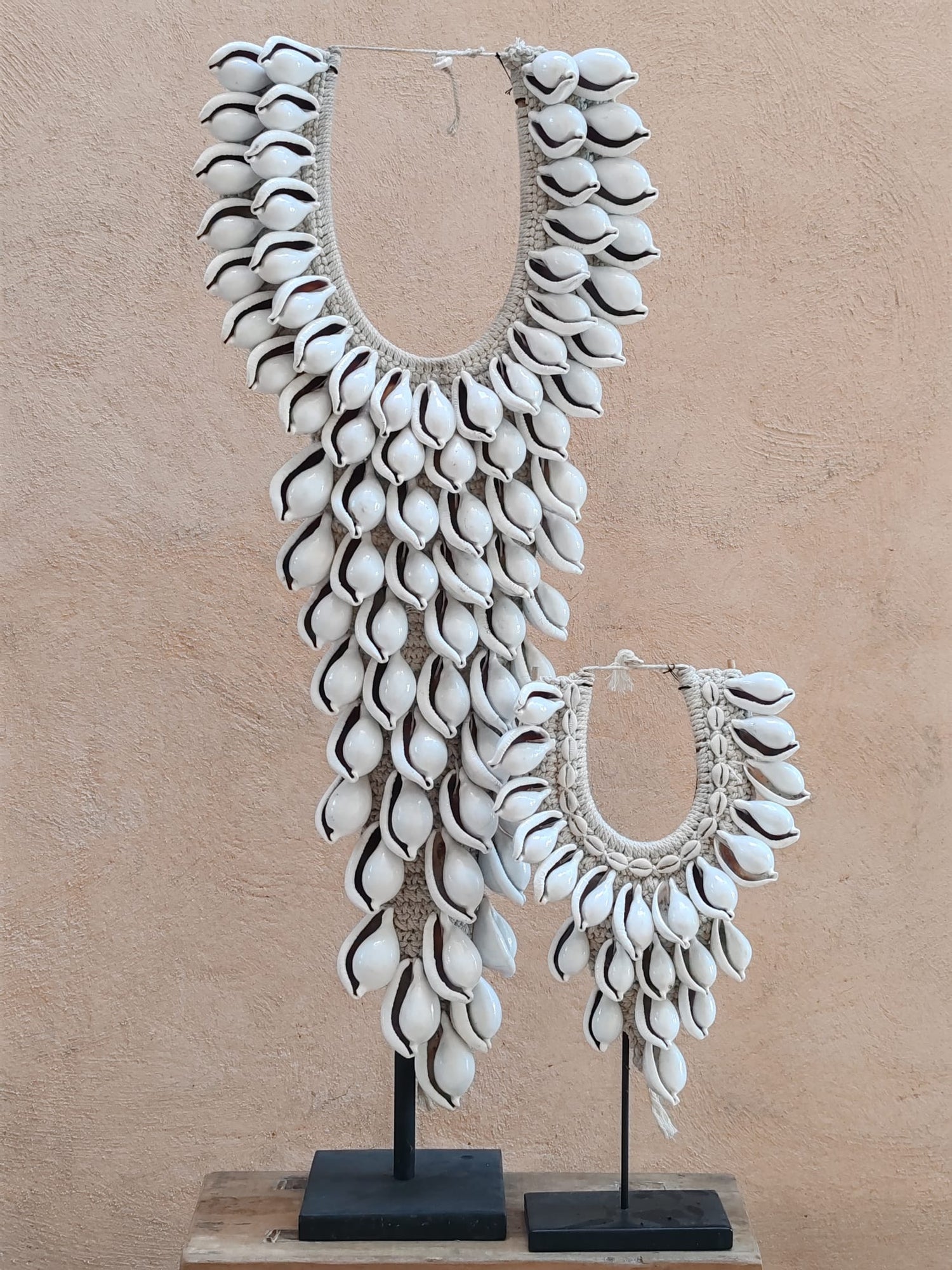 Duo de Colliers de Cérémonies Sumba en Coquillages Blancs (Indonésie)