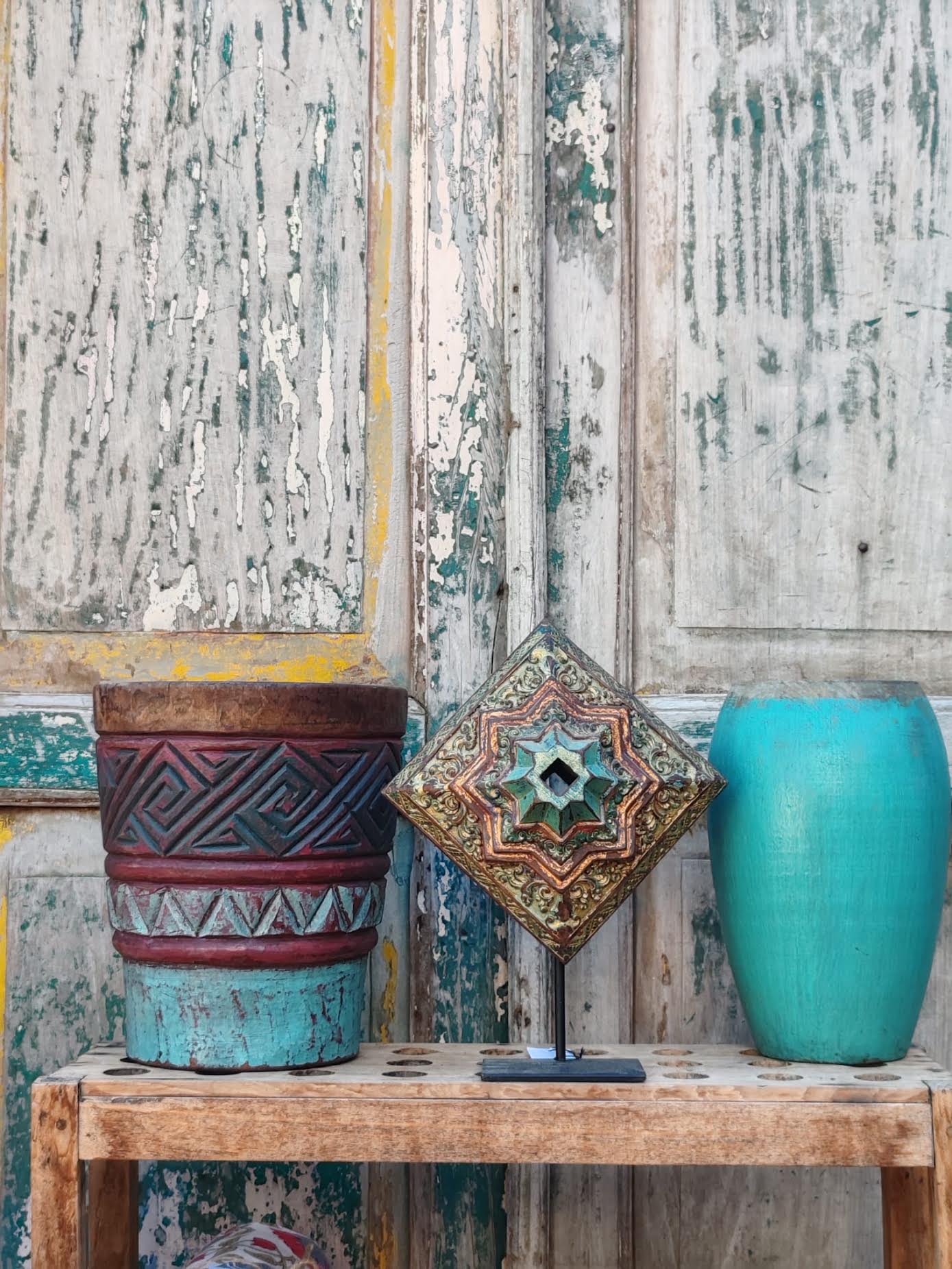 Pot/ Element Sculpté en Bois – Java / Madura, Indonésie