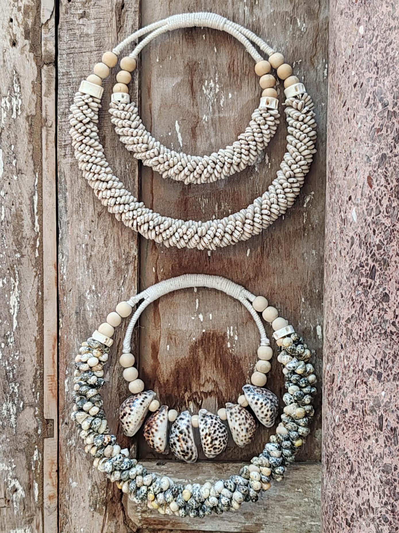 Colliers traditionnels de Bornéo (Indonésie)