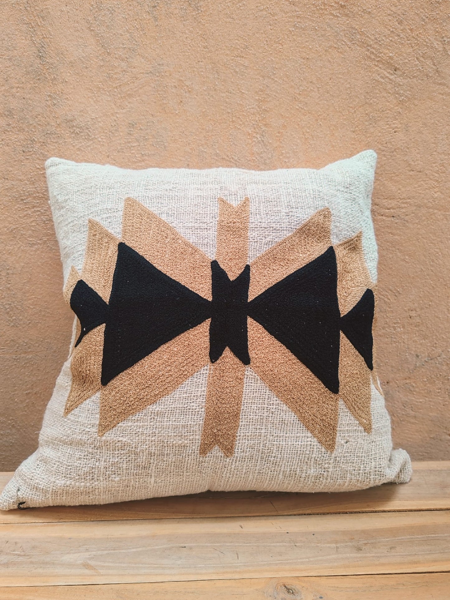 Coussin brodé en coton