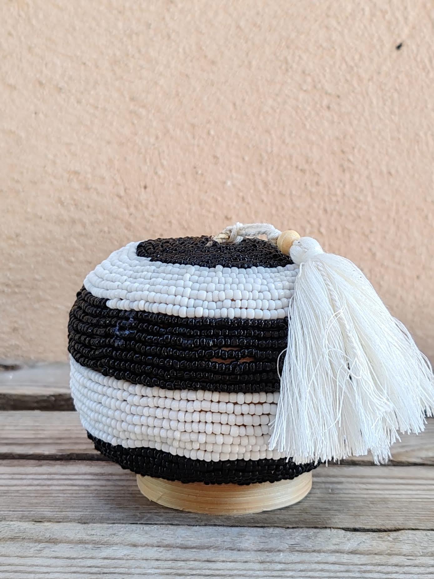 Boîte à offrandes artisanale