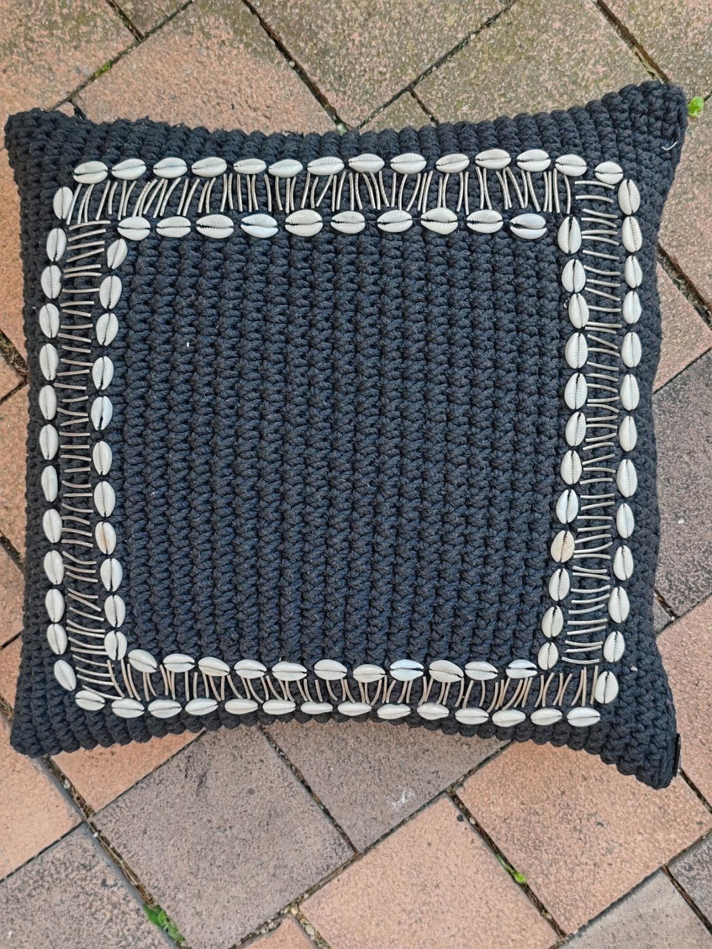 Coussin artisanal au crochet – Modèle 40 x 40