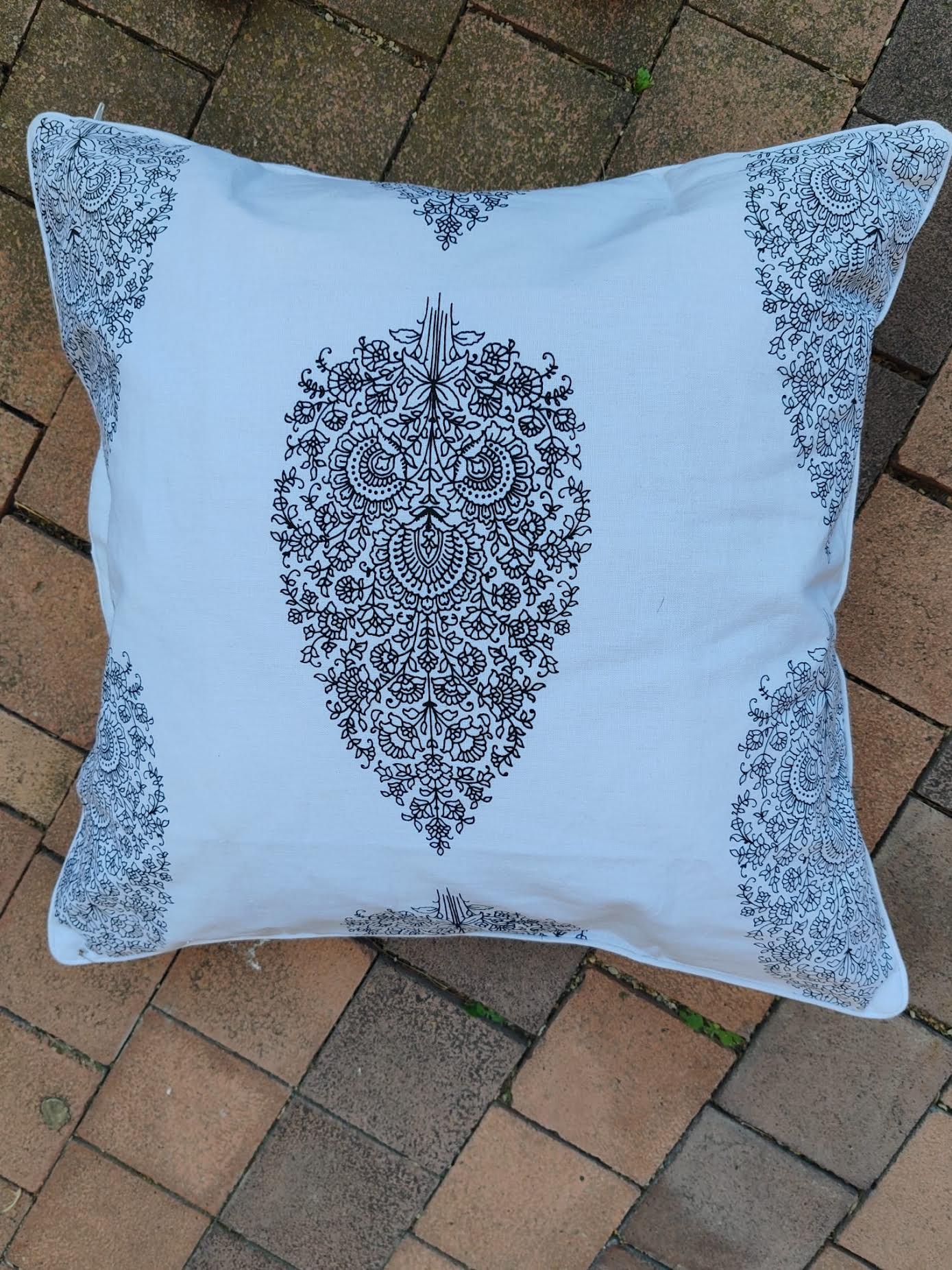 Coussin en lin & viscose – Inspiration bohème florale