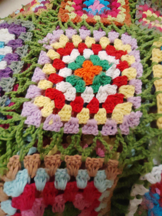 Plaid artisanal au crochet